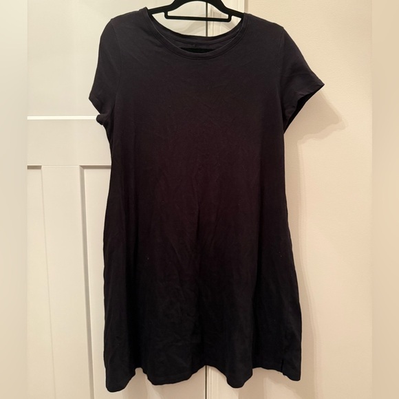 Time and Tru Dresses & Skirts - Time & Tru Black Mini Dress